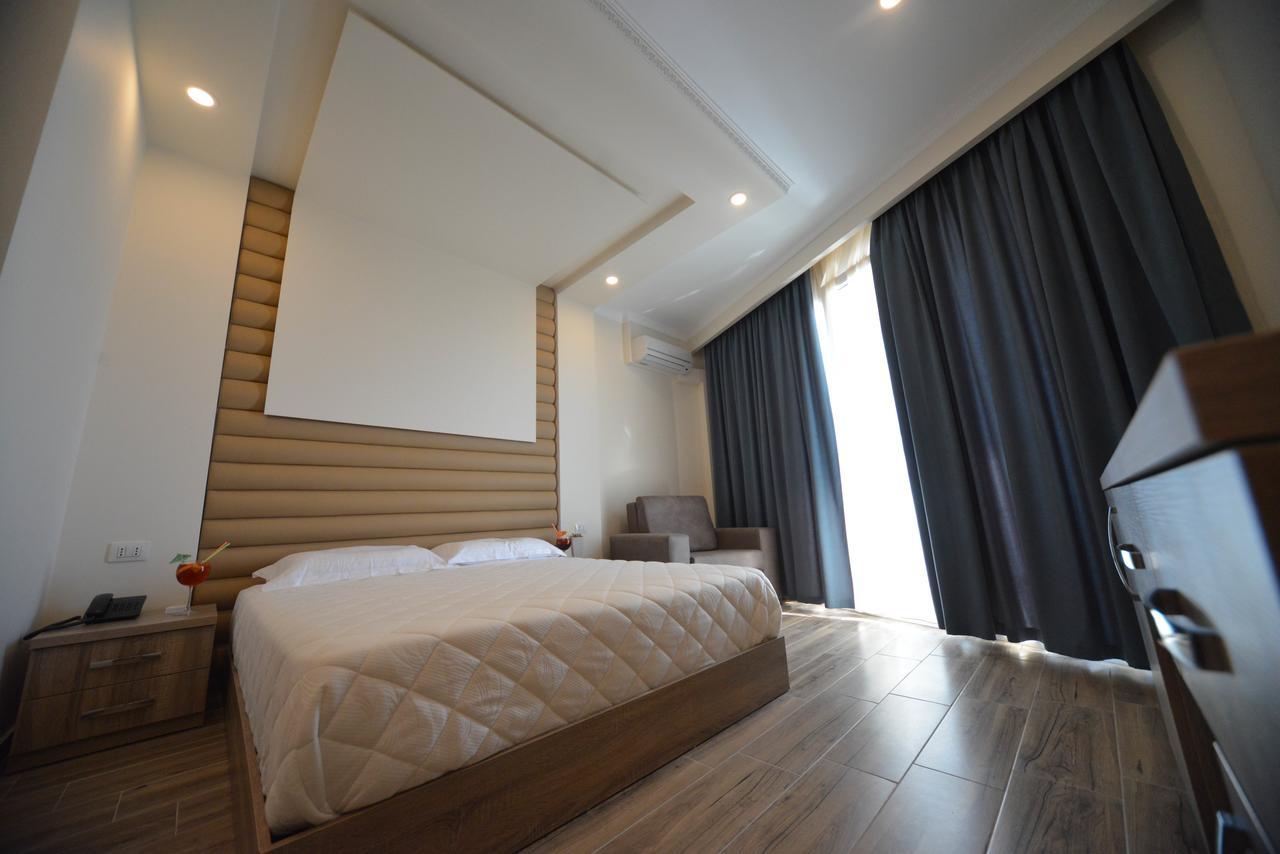 Hotel Elesio Голем Экстерьер фото