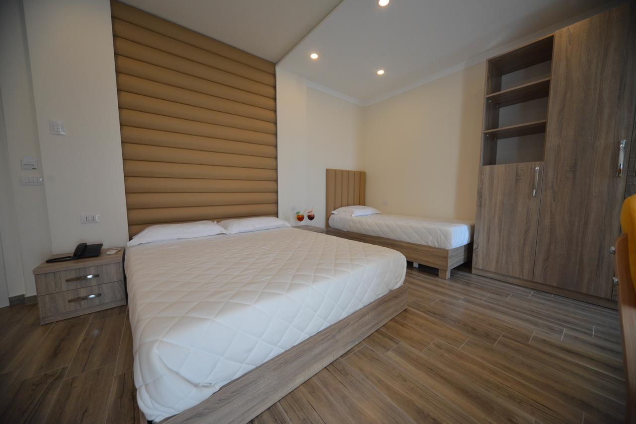 Hotel Elesio Голем Экстерьер фото
